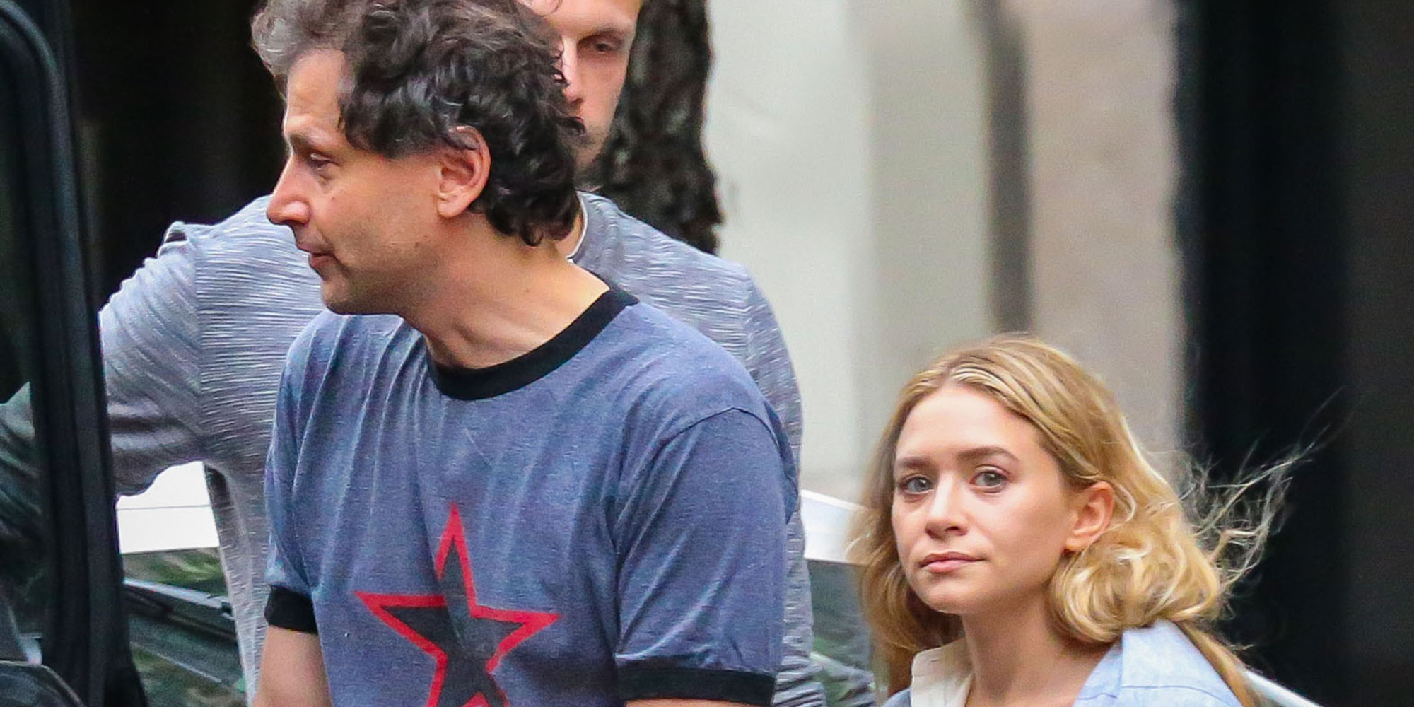 who is ashley olsen dating wdw Ashley olsen biography with personal life (affair, boyfriend , lesbian), married info a collection of facts with age, height and developer. who is ashley olsen dating wdw Ashley olsen biography with personal life (affair, boyfriend , lesbian), married info a collection of facts with age, height and developer.