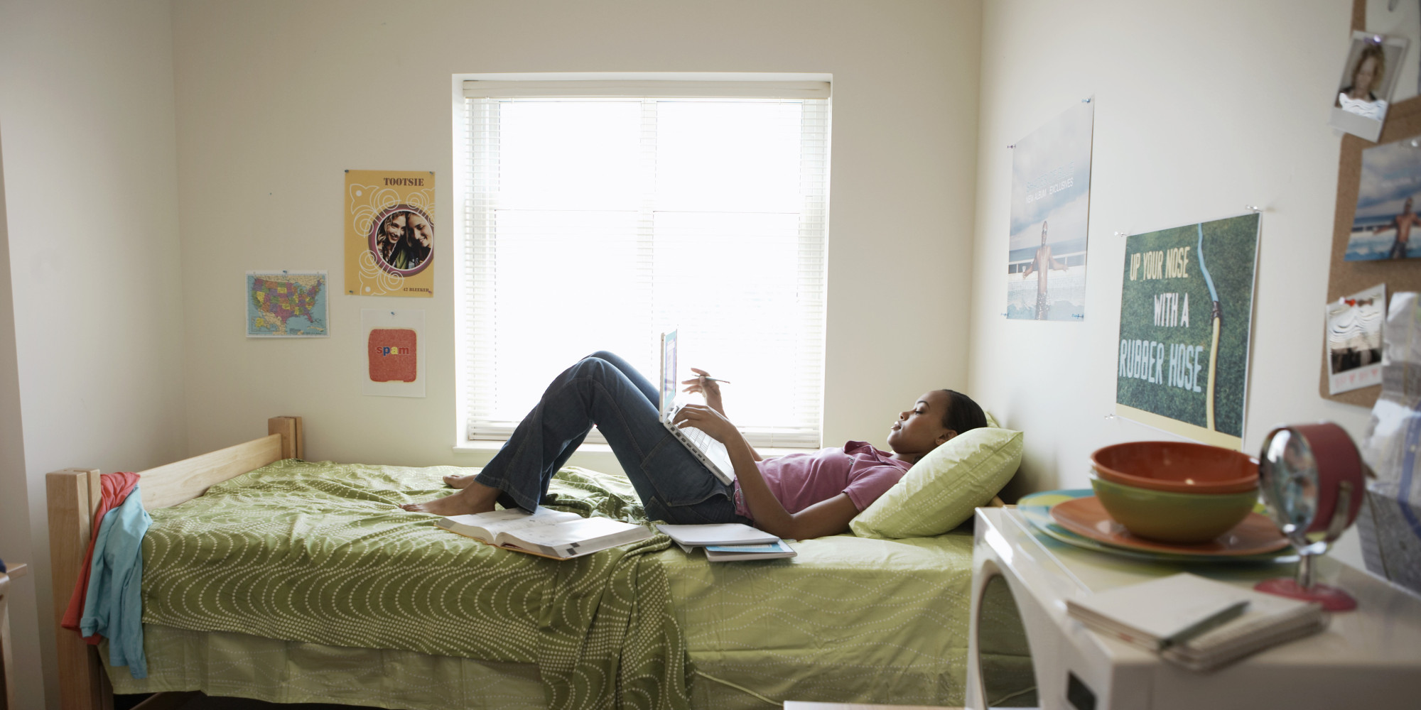 32 Ideas For Decorating Dorm Rooms Courtesy Of The Internet Huffpost 6001