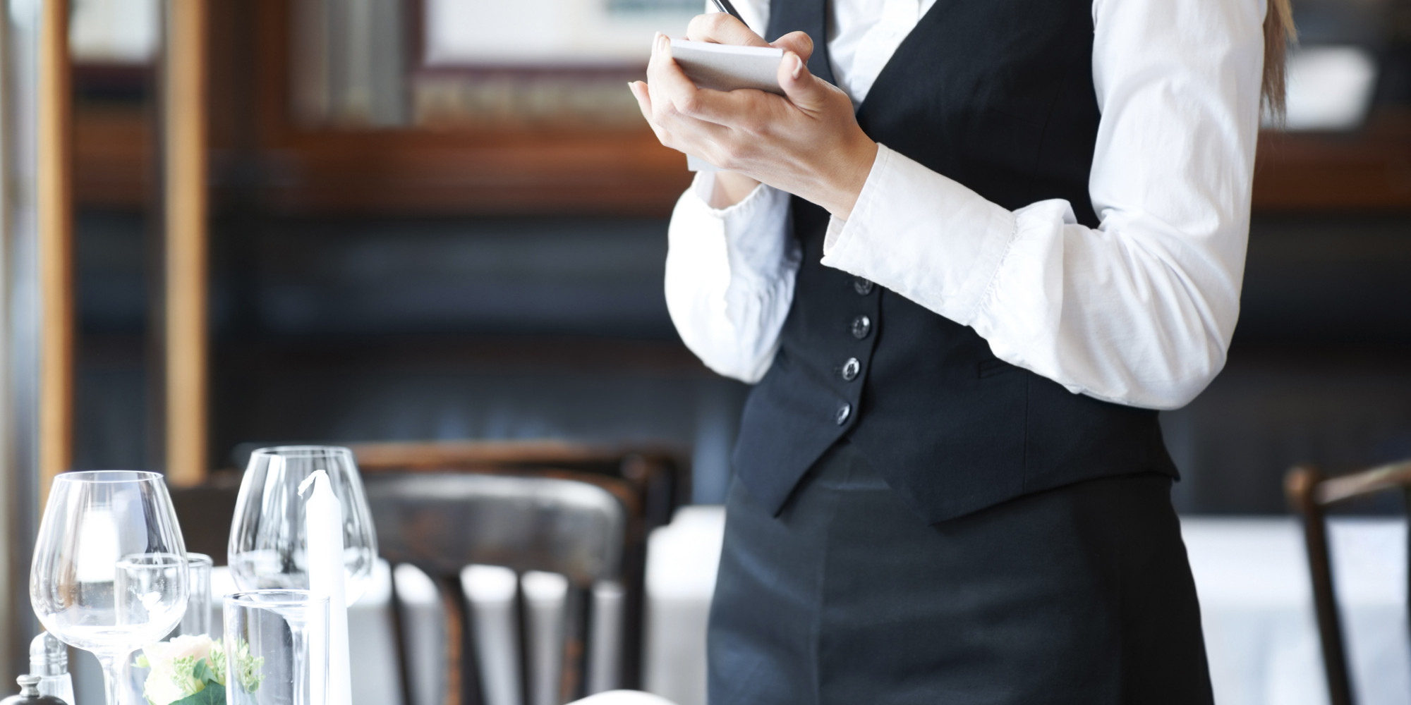 35 Things Restaurant Servers Do Wrong HuffPost