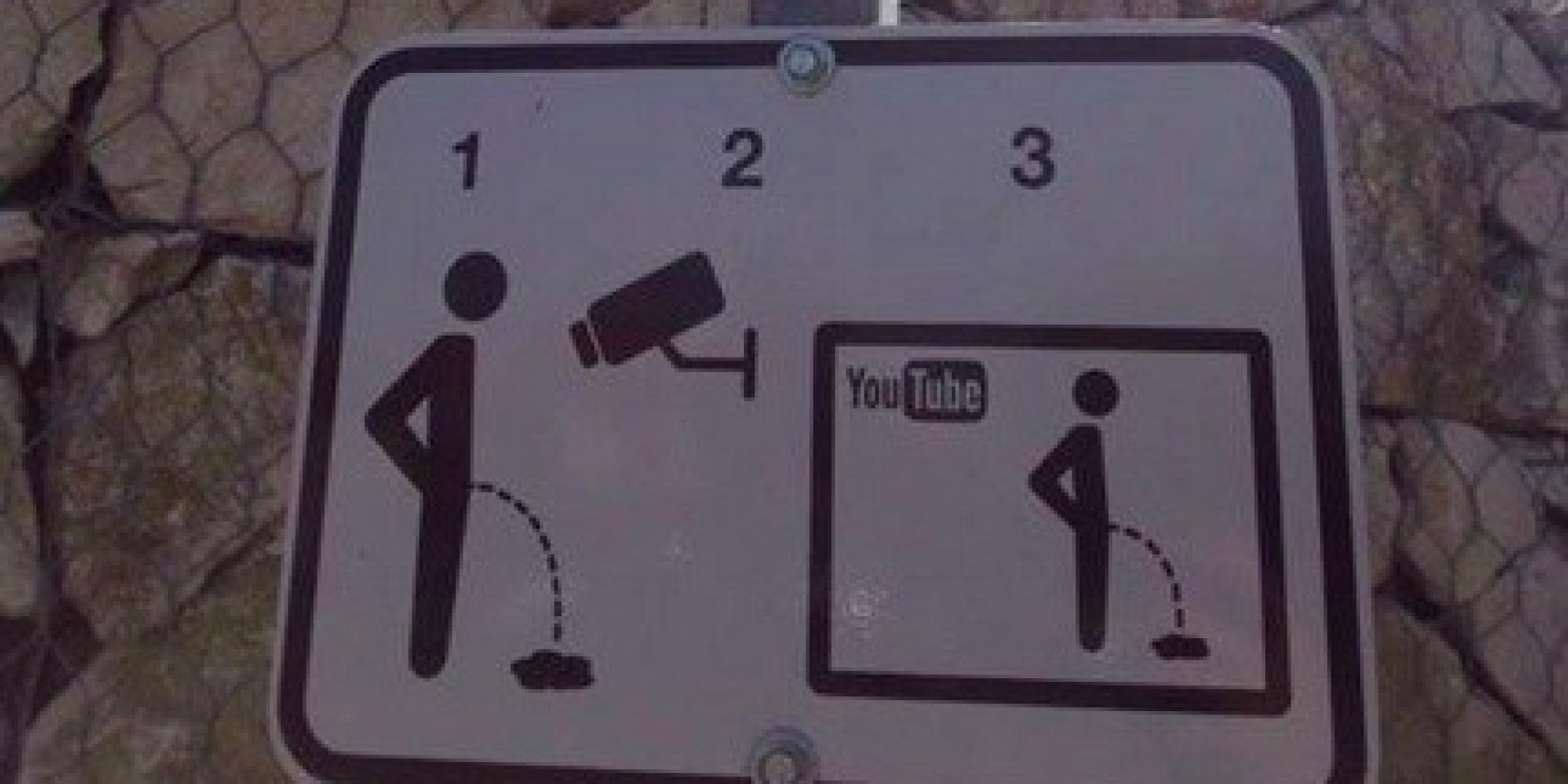 This Czech Sign Should Stop People From Peeing In Public Huffpost