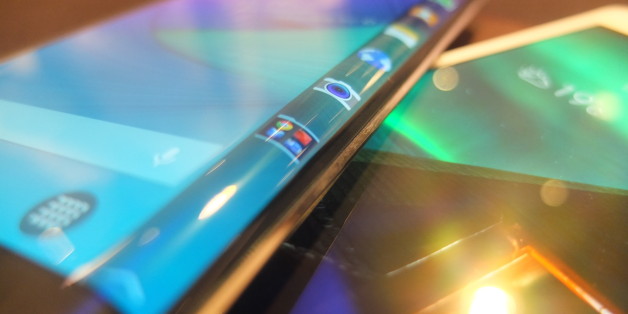 Comme le Galaxy Note Edge, le Galaxy S6 devrait être disponible avec un écran aux bords incurvés.