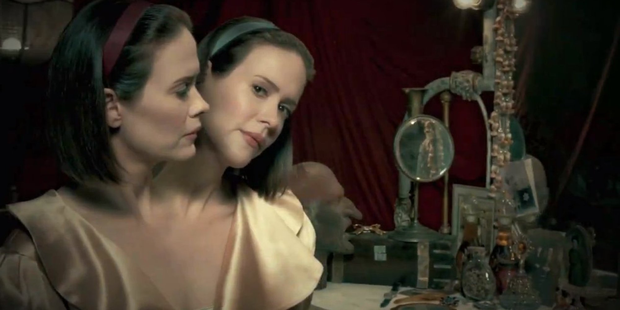 First Full American Horror Story Freak Show Trailer Is Here And Its Amazing Huffpost 1928