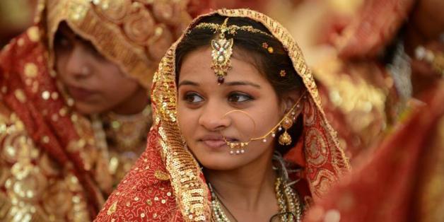 Jeune indienne musulmane lors d'une cérémonie de mariage collectif à Ahmedabad, le 22 février 2013