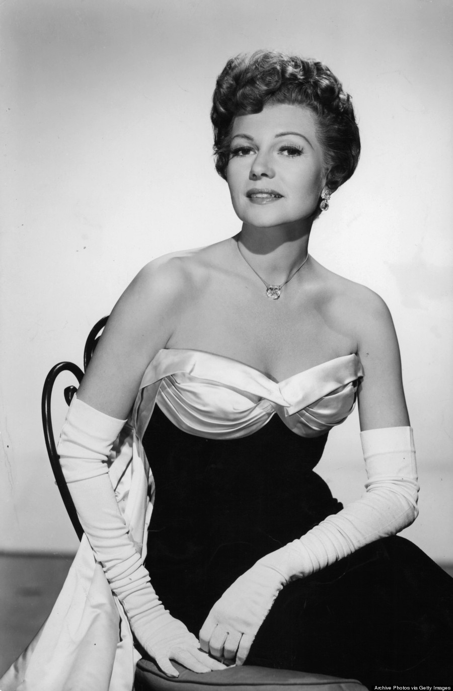 15 times rita hayworth was a total babe photos huffpost canada 15 times rita hayworth was a total babe photos huffpost canada