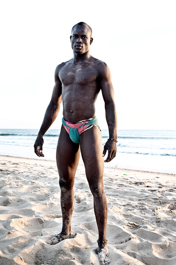 Muscle.me blak ass. Nu video