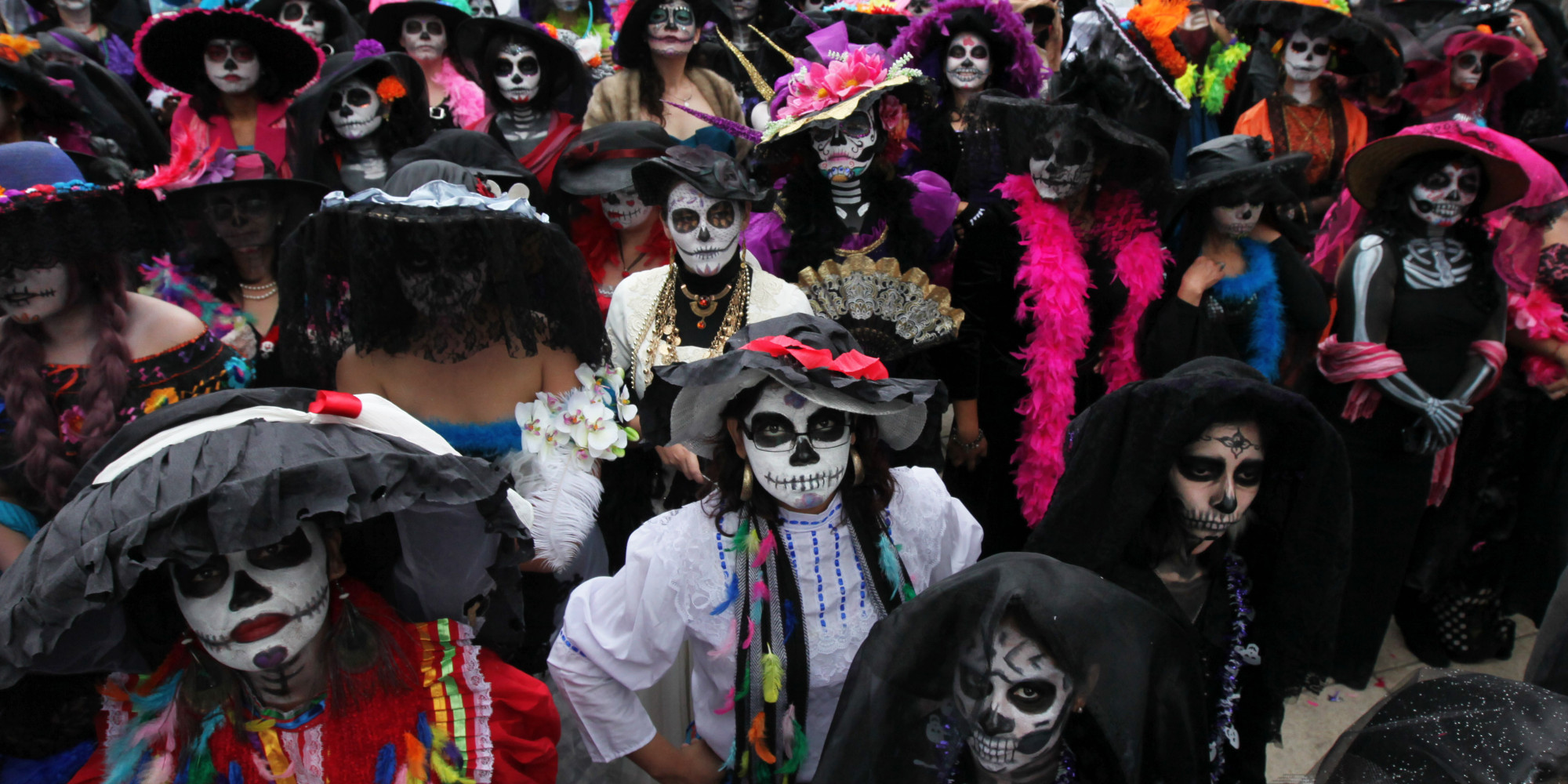 stunning-photos-of-mexico-s-day-of-the-dead-record-attempt-huffpost