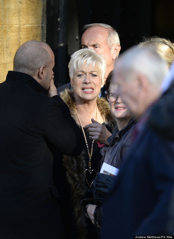 Lynda Bellingham Funeral Denise Welch Reads Out Touching Self Denise Welch