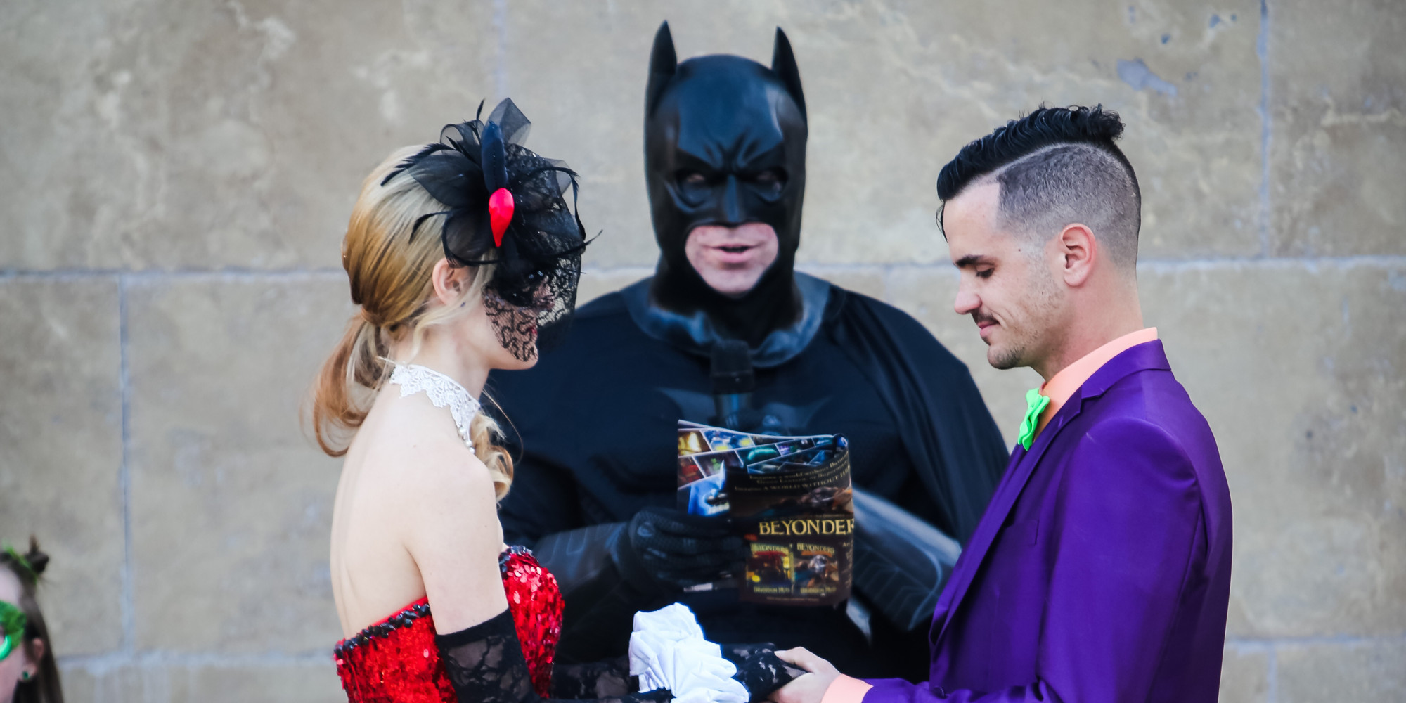 This Batman-Obsessed Couple's Comic Book Wedding Packs A Powerful Punch ...