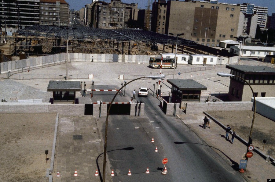 Chute Du Mur De Berlin : Redécouvrez La Ville Avant Et Après En Images ...