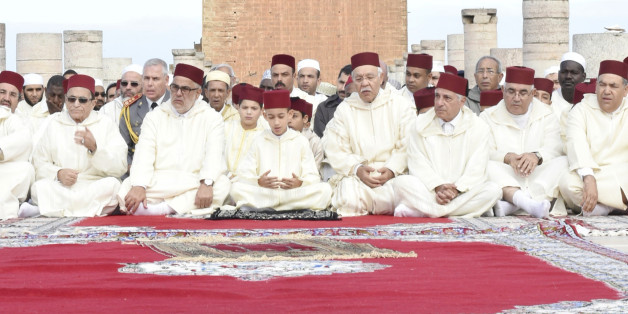 Le Petit prince Moulay El Hassan apprend le métier de roi du Maroc