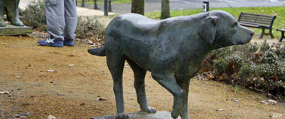 statue chien mitterrand