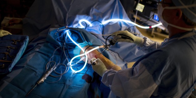 BETHESDA, MD - DECEMBER 4: Orthopaedic surgeon Dr. Eric Guidi does an arthroscopic repair of meniscus tear at Massachusetts Avenue Surgery Center, that specializes in outpatient surgery; such as, orthopedic and urological procedures, and pain management, in Bethesda, Maryland, on Thursday, December 4, 2014. (Photo by Melina Mara/The Washington Post via Getty Images)