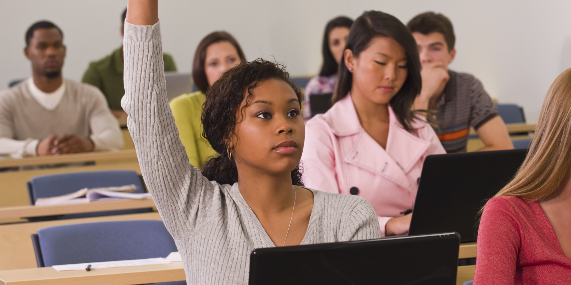 College school girls. Студенты из Африки. Колледж афроамериканцы. Американский колледж. Афроамериканцы и белые в колледже.