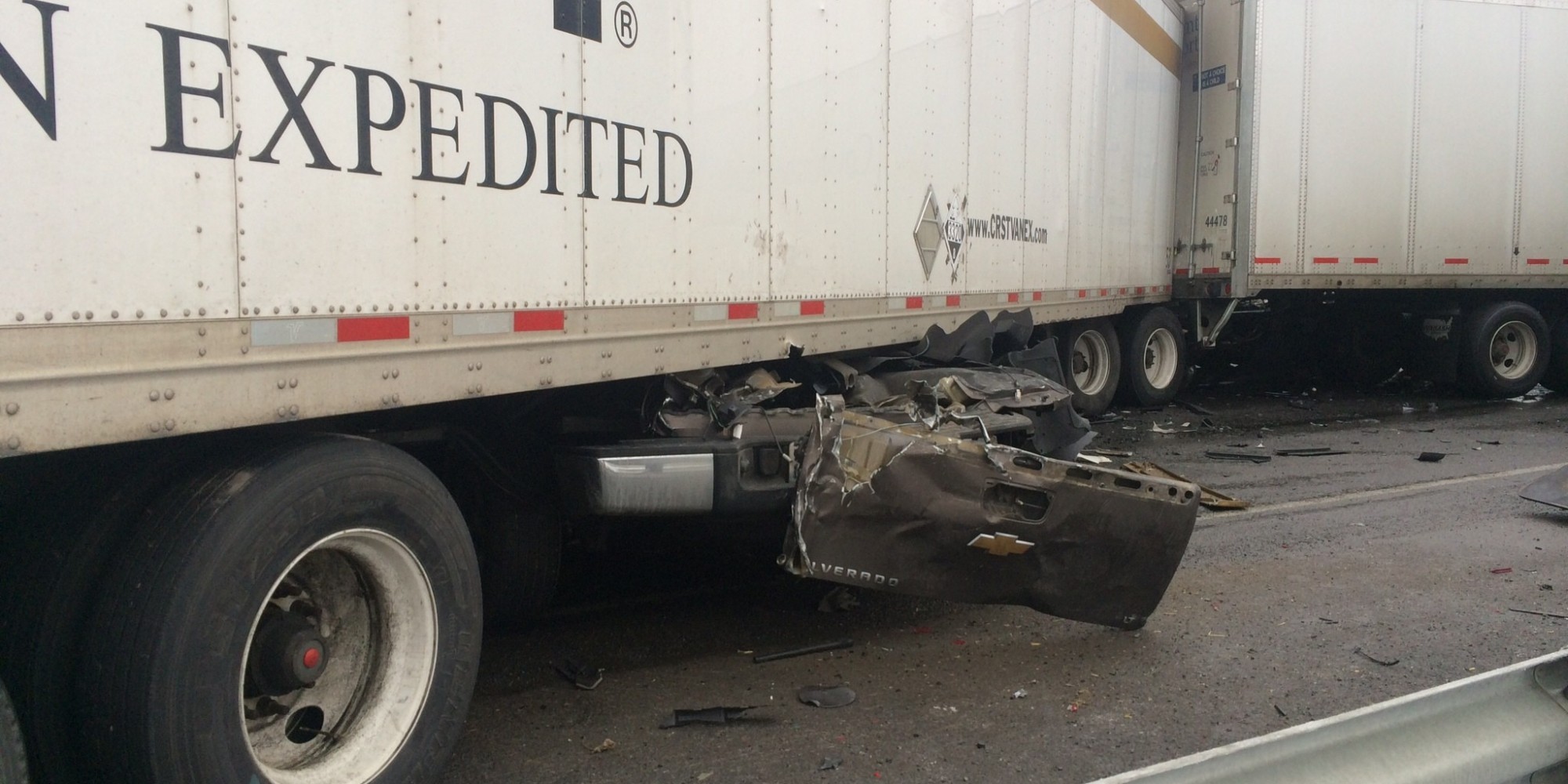 Driver Sandwiched By 2 Semi Trucks Describes Horrifying Crash Photo Huffpost 8977
