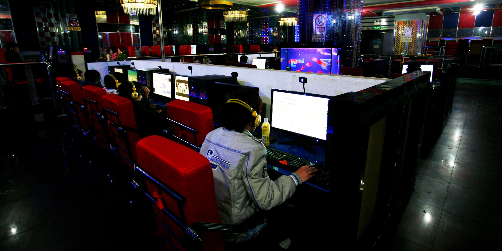 o CHINA INTERNET CAFE facebook