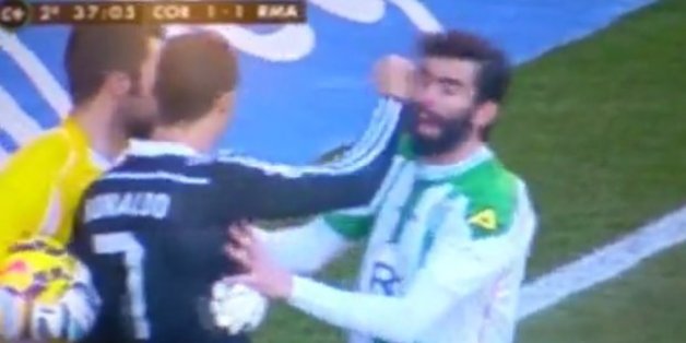 Cristiano Ronaldo boxe un adversaire puis se fait exclure