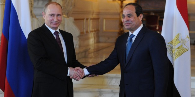 Le président égyptien Abdel-Fattah el-Sissi et son homologue Vladimir Poutine. (AP Photo/RIA Novosti, Mikhail Klementyev, Presidential Press Service)