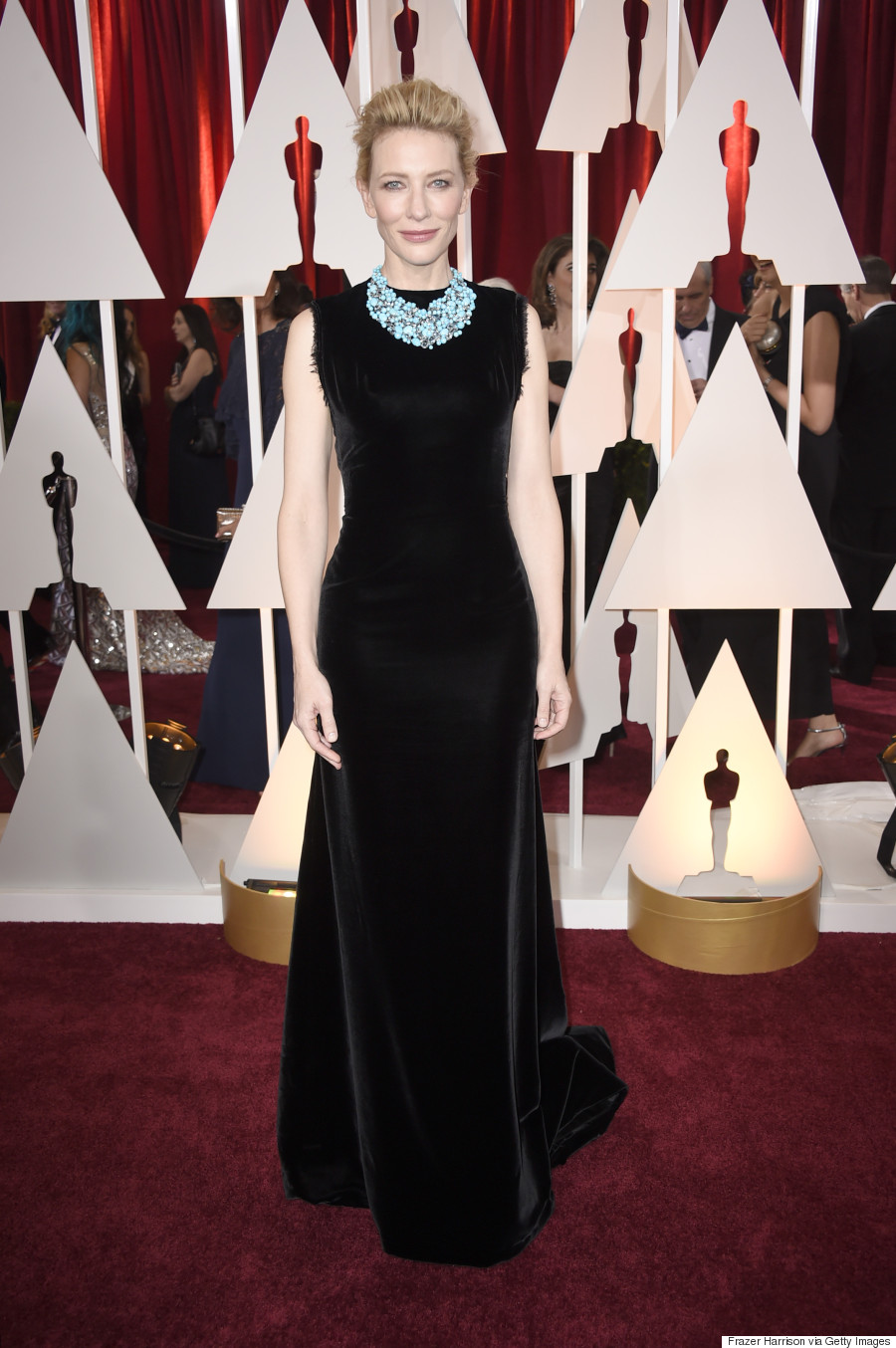 Cate Blanchett's Oscars 2015 Dress Gets Overshadowed By A Necklace