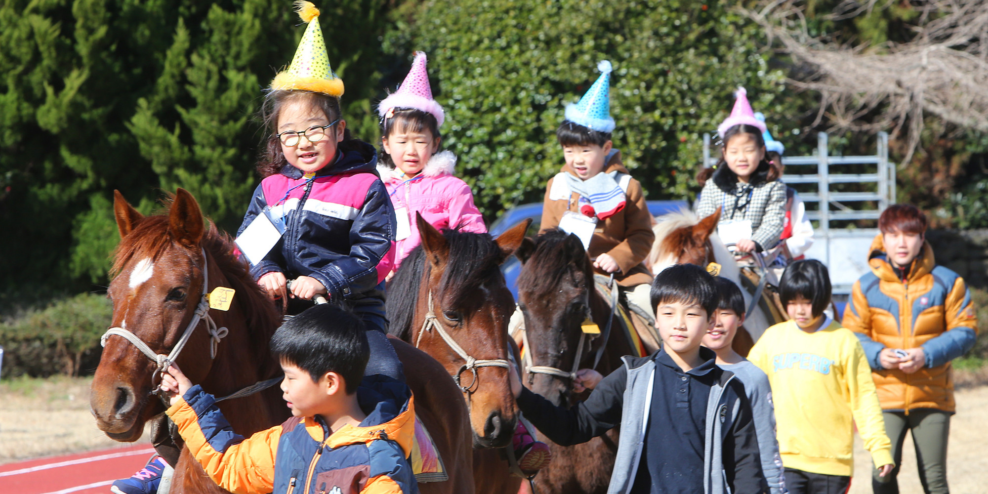 south-korea-s-school-entrance-ceremonies-show-an-unusual-and-adorable