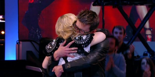 VIDÉO. L'émouvante accolade entre Madonna et Luz de "Charlie Hebdo" au "Grand Journal"