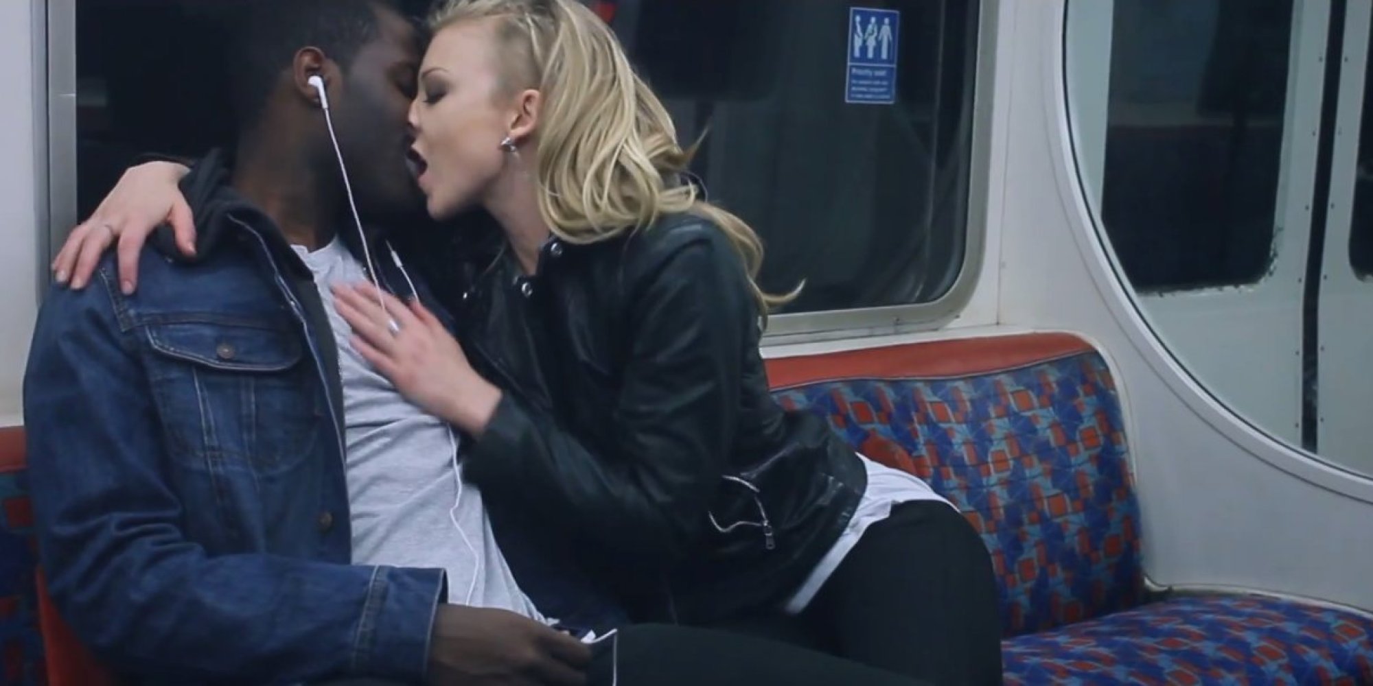 Game Of Thrones Star Natalie Dormer Makes Out With Strangers In New