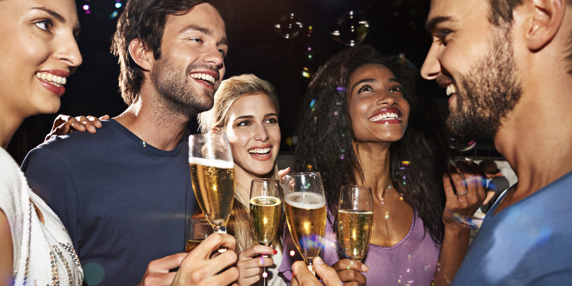 The More Friends At The Bar, The More You'll Drink | HuffPost