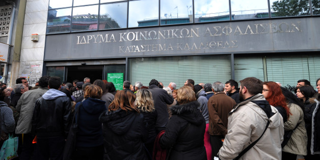 Τέλος στις ουρές του ΙΚΑ. Ανανέωση βιβλιαρίου και απογραφή με ένα κλικ