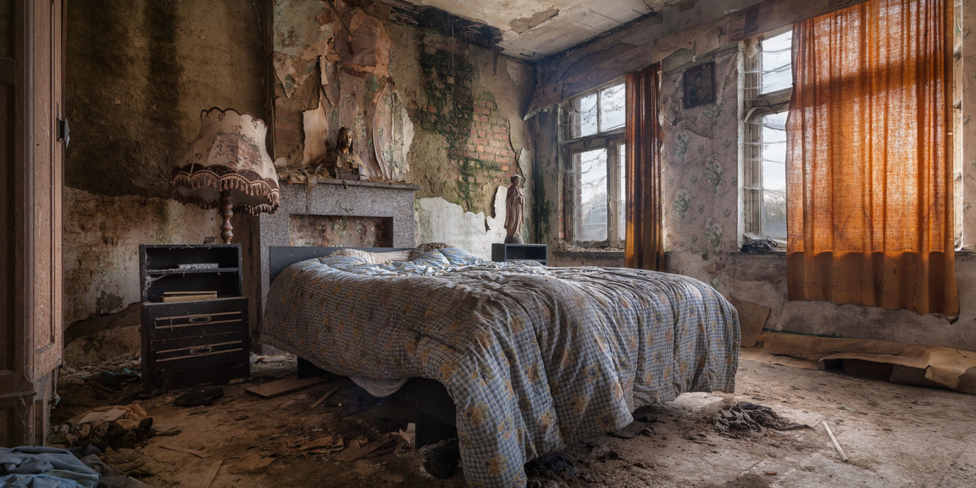 Stunning Abandoned Homes Are Surprisingly Full Of Life