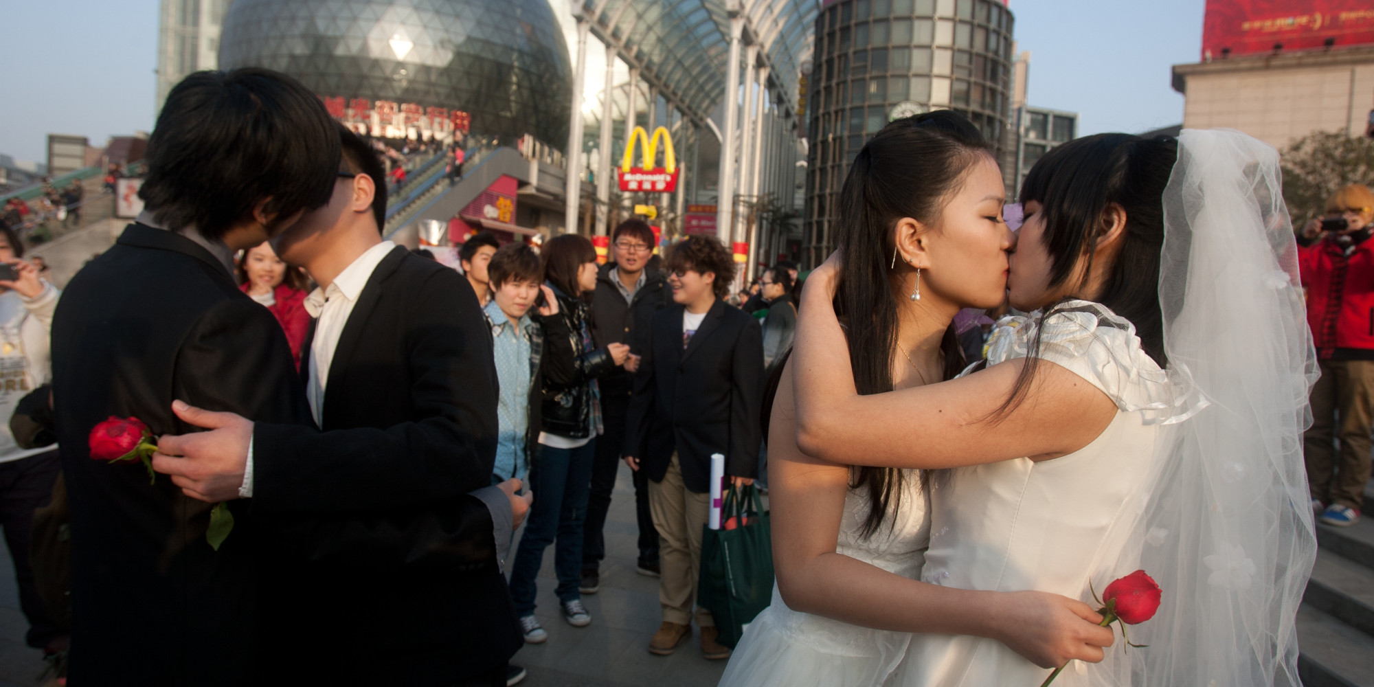 California Dreaming Alibaba Helps Lgbt Chinese Couples Get Married In