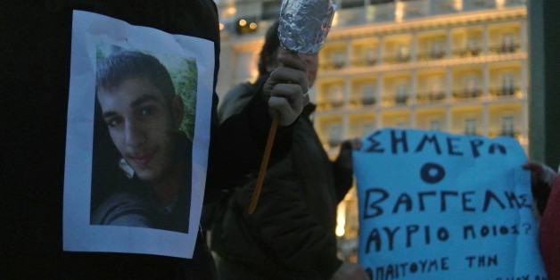 ATHENS, GREECE - 2015/03/17: People holds a candle during the vigil, they organized a vigil in Syntagma square for the 3rd day in a row in memory of Vangelis Giakoumakis a 20 y.o. student who allegedly committed suicide in Ioannina city after falling pray to bullying by his colleagues. (Photo by George Panagakis/Pacific Press/LightRocket via Getty Images)