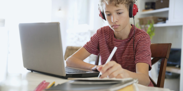 Can i use an online essay for college