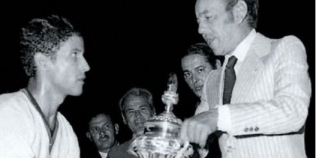 Driss Bamous, ex-capitaine des Lions de l'Atlas, et le roi Hassan II