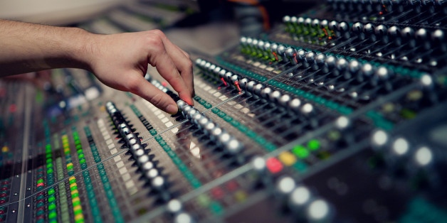 Read more about Sound Design's new gear on the <a href="http://www.vfs.com/blog/2010/01/19/sound-design-program-boasts-unrivaled-tools/" rel="nofollow">VFS Blog</a>.
Find out more about VFS's one-year Sound Design for Visual Media program at <a href="http://vfs.com/sounddesign" rel="nofollow">vfs.com/sounddesign</a>.