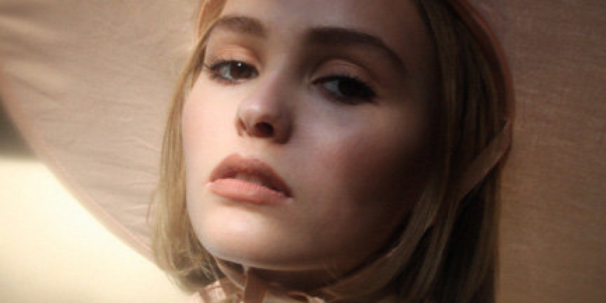 Lily Rose Depp Makes Her Modeling Debut Because Of Course Huffpost 