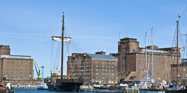 Flüchtlinge finden erstochenen Mann in Asylbewerberheim in Wismar (im Bild: Der Hafen)