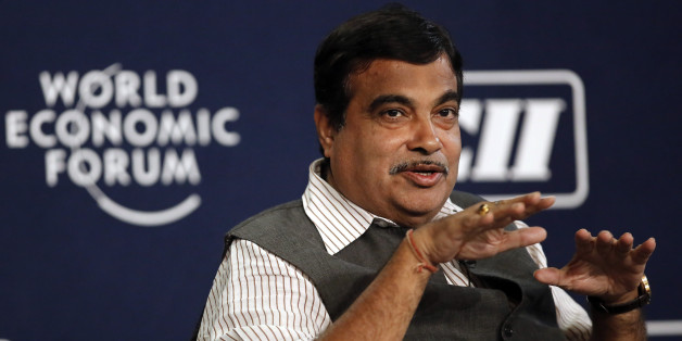 Le ministre indien Nitin Gadkari a une technique bien à lui pour faire pousser ses plantes: il les arrose d'urine