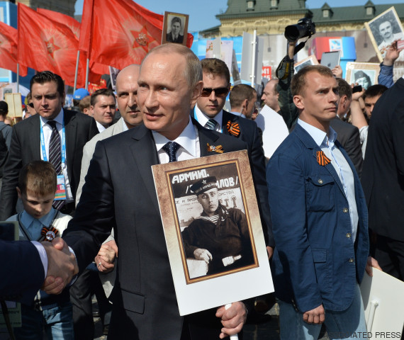 poutine avce la photo de son père