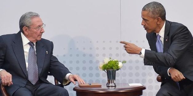Le président cubain Raul Castro et son homologue américain Barack Obama, à Panama le 11 avril 2015