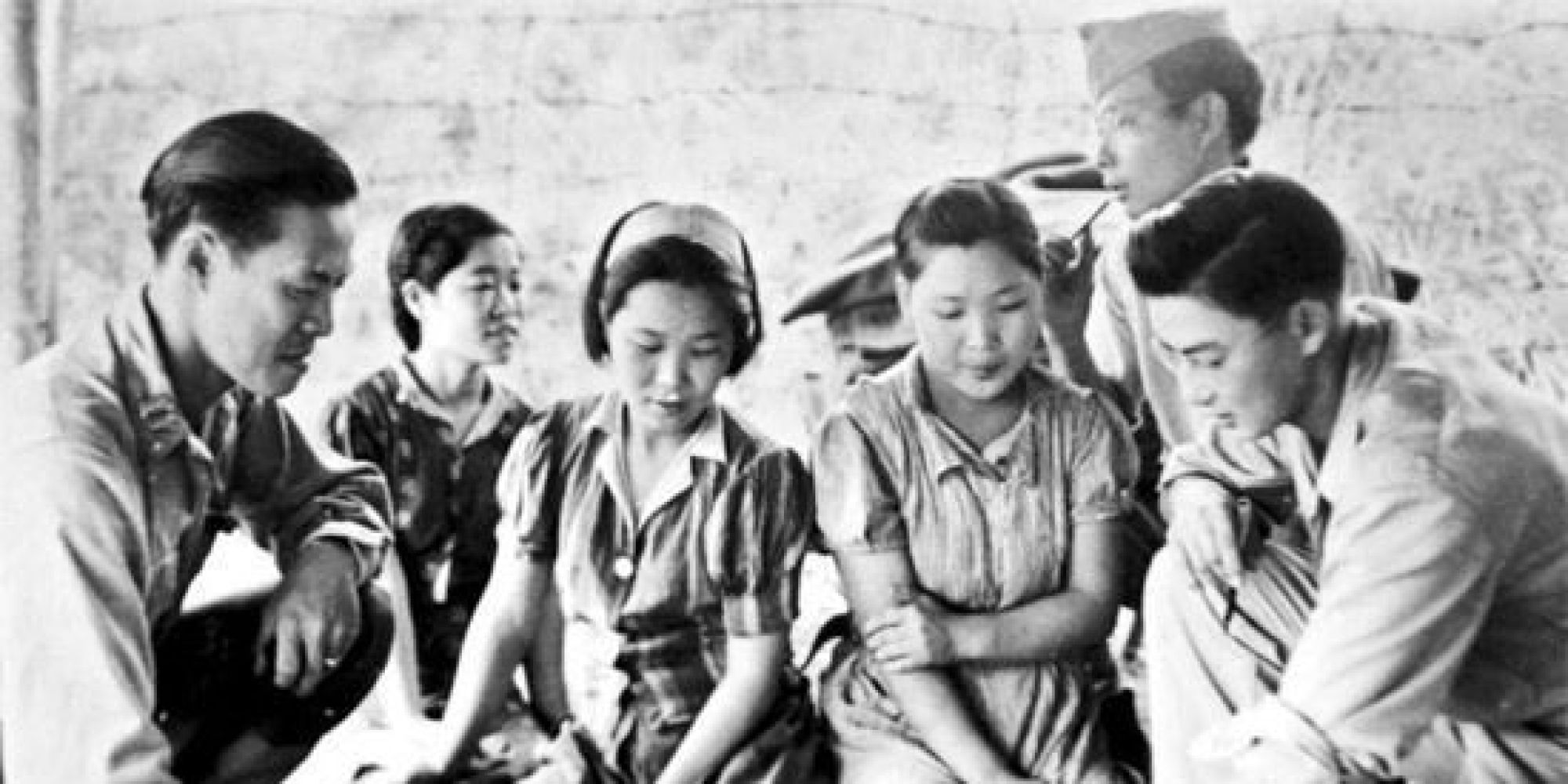 Japan And South Koreas Non Solution For The Comfort Women Huffpost 