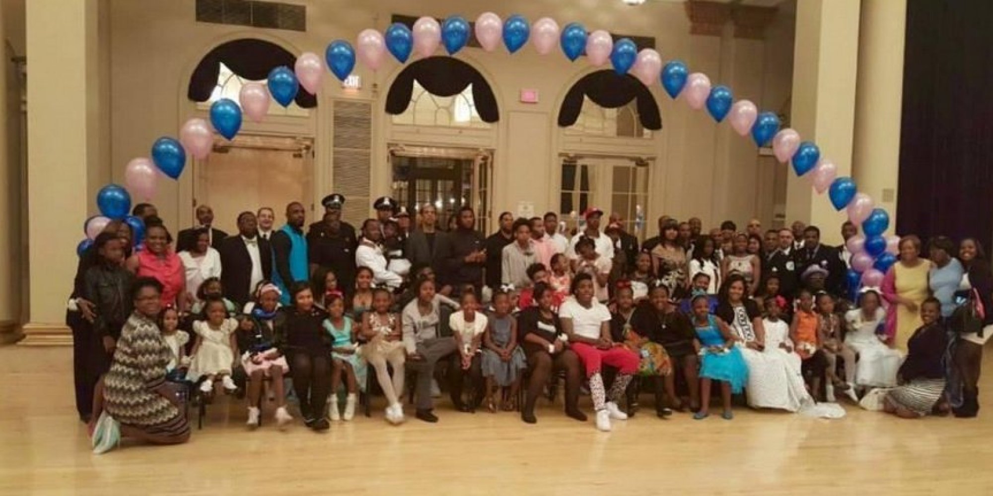 Chicago Police Throw Daddy Daughter Dance Personally Escort Girls Without Fathers Huffpost