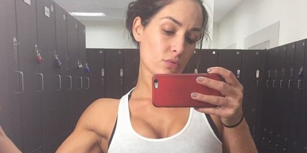Studie beweist: Leute, die regelmäßig Gym-Selfies posten, haben ein psychisches Problem