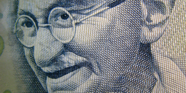 I'm sorry, but American money is just not as inspiring as most foreign currency.
Mahatma Gandhi, for example, is on all Indian paper currency - why can't we have more peaceful souls on ours?
Photographed lovingly from the 100 Rupee bill using my Canon Powershot SD870 IS, ambient light and long exposure at 80 ISO - employing my Gorillapod for stability! <3