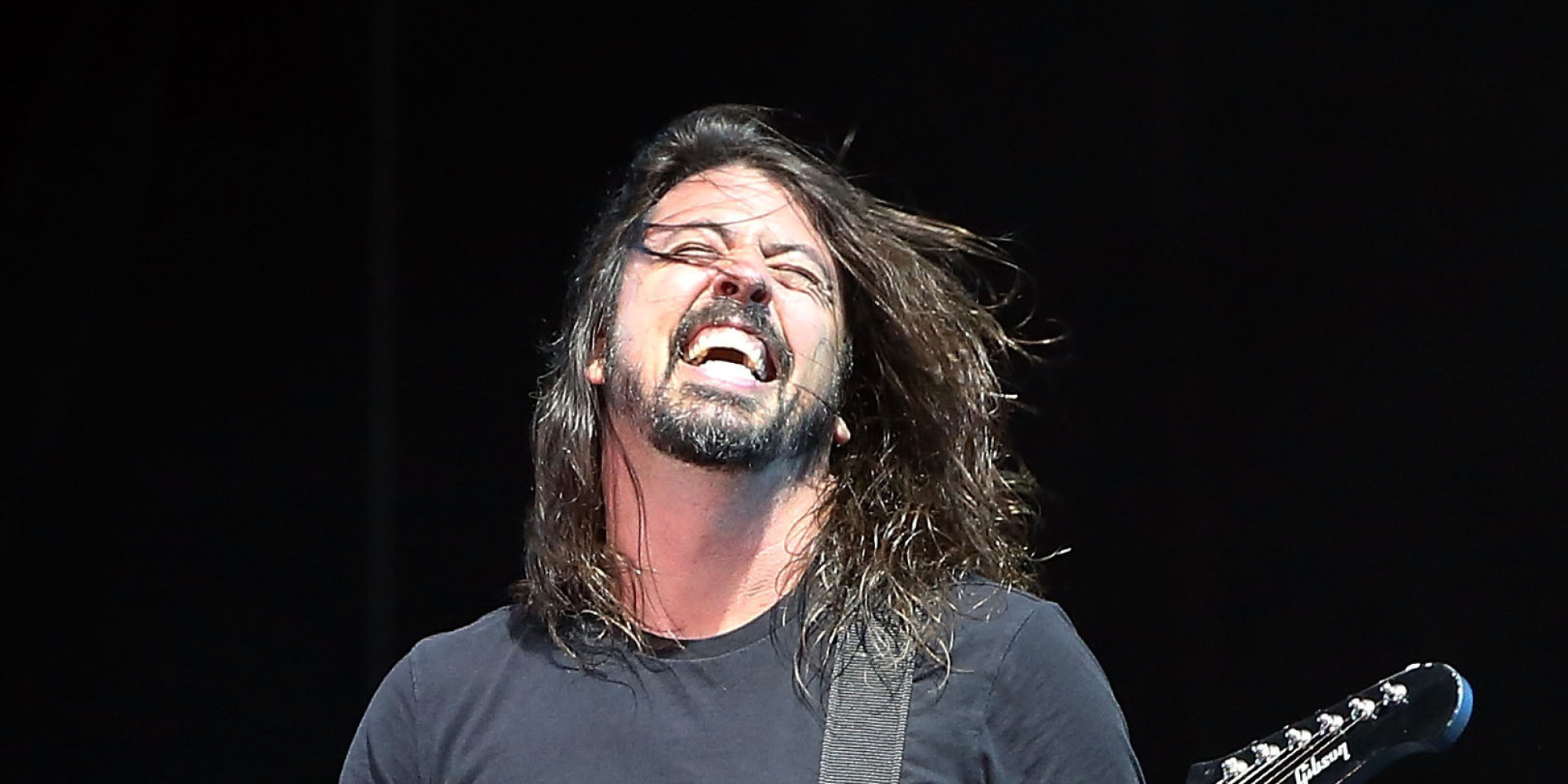 Dave Grohl Falls Off Stage Breaks Leg And Still Finishes Show In Sweden Huffpost