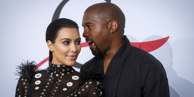 Kim Kardashian attend un petit garçon