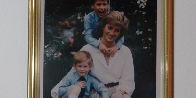 Handsigniertes Erinnerungsfoto von Lady Diana mit William und Harry