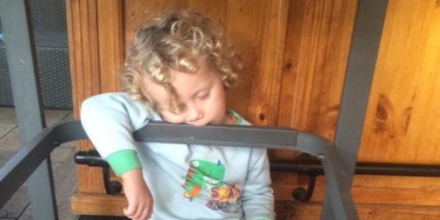 La preuve que les enfants peuvent s'endormir n'importe où (PHOTOS)
