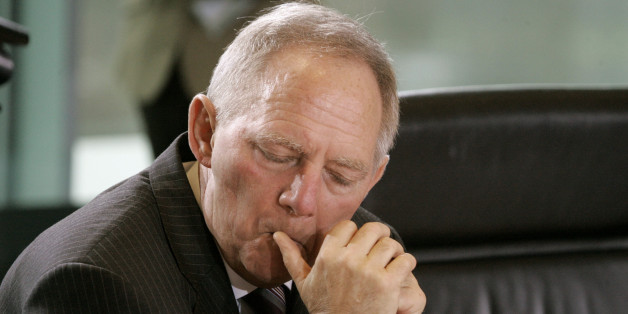 Bundesinnenminister Wolfgang Schaueble sitzt am Mittwoch, 30. Januar 2008, vor Beginn der Kabinettssitzung im Bundeskanzleramt in Berlin.(AP Photo/Fritz Reiss) --German Interior Minister Wolfgang Schaeuble is seen prior to the cabinet meeting in the Berlin Chancellery on Wednesday, Jan. 30, 2008. (AP Photo/Fritz Reiss)