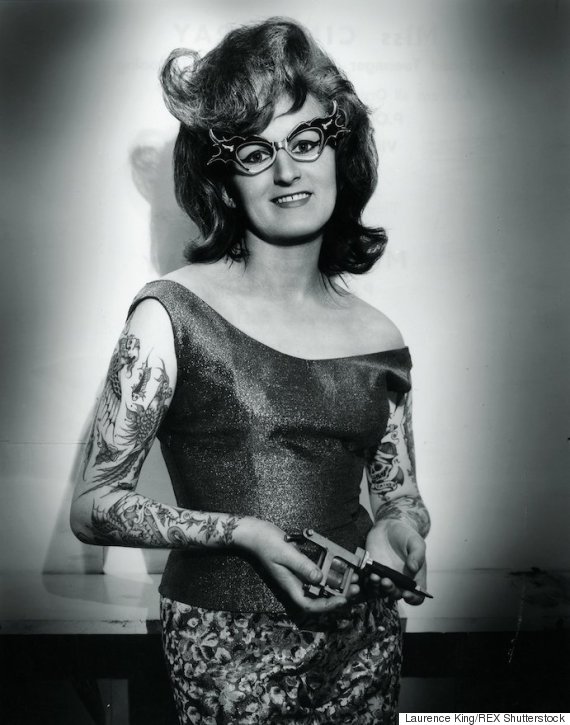 Tattoos For Women Amazing Vintage Photos In 100 Years Of Tattoos Book 6881