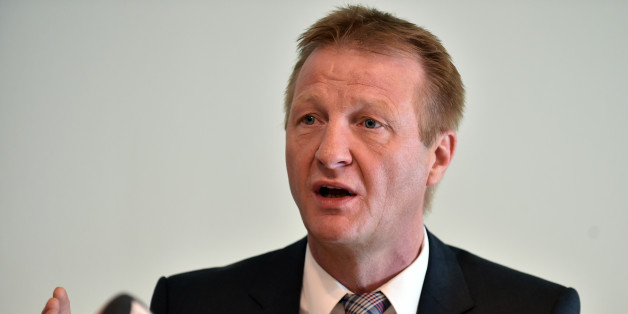 NRW-Innenminister Ralf Jäger warnt: "Wir dürfen Flüchtlinge nicht der Obdachlosigkeit überlassen"