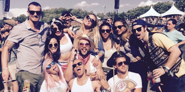 Cara Delevingne (unten links) hat in den Farbtopf gegriffen